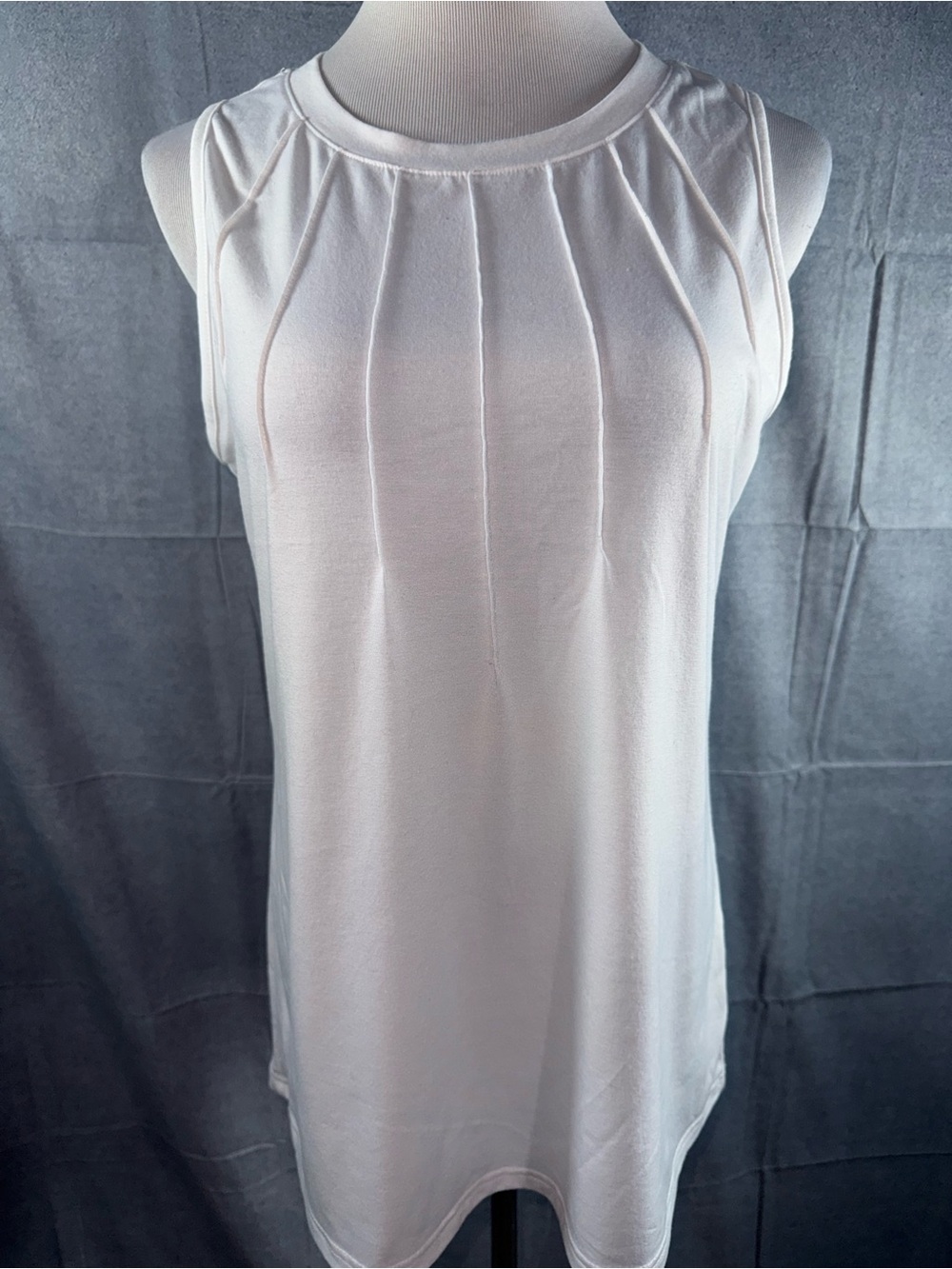2525-Wiholl Sleeveless White Pleated Women's Tank Top